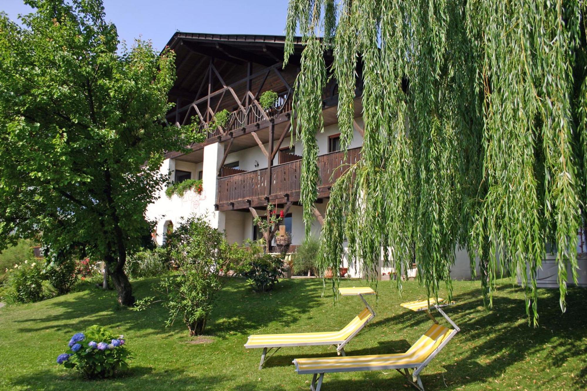 Feldgaertenhof Hotel Silandro Exterior photo